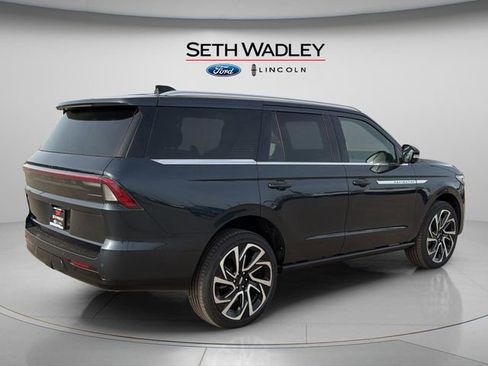 New 2026 Lincoln Navigator Reserve image 7