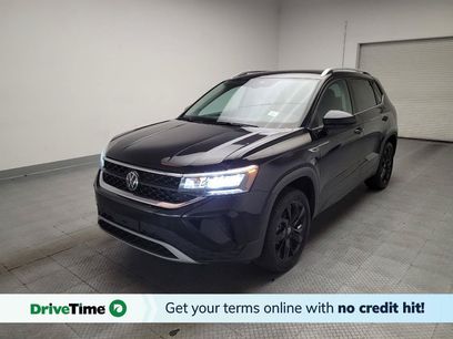 Used 2023 Volkswagen Taos SE w/ Black Wheel Package
