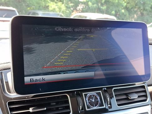 Used 2015 Mercedes-Benz GL 450 4MATIC image 26
