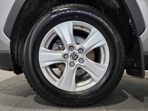 Used 2020 Toyota RAV4 XLE w/ Convenience Package image 23