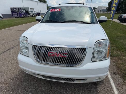 Used 2014 GMC Yukon Denali AWD/4WD image 4