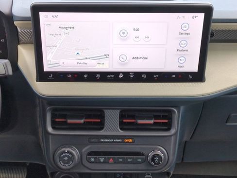 New 2025 Ford Maverick Lariat w/ 4K Tow Package image 18