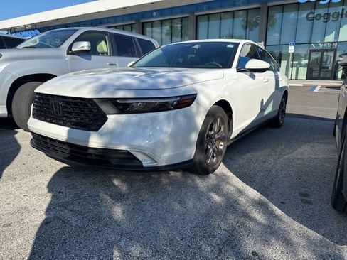 Certified 2023 Honda Accord EX image 3