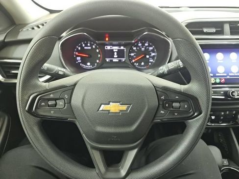 Used 2023 Chevrolet TrailBlazer LT w/ Convenience Package FWD image 8