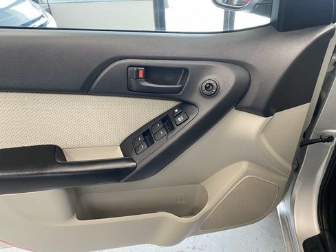 Used 2010 Kia Forte EX FWD image 20