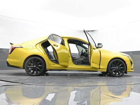 Used 2024 Cadillac CT4 V w/ LPO, ONYX Package image 75