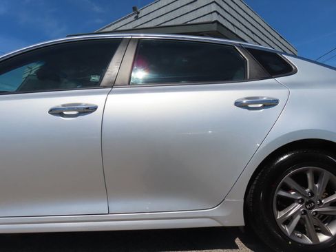 Used 2020 Kia Optima LX FWD image 29