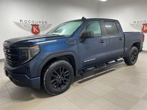 Used 2023 GMC Sierra 1500 Pro w/ Graphite Edition image 3