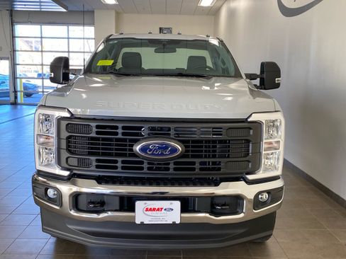 New 2026 Ford F250 XL w/ XL Chrome Package image 3