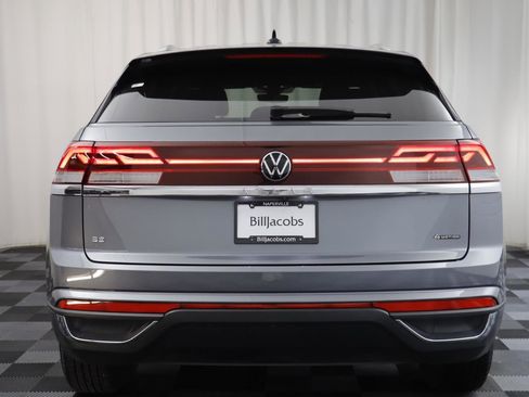 Used 2024 Volkswagen Atlas Cross Sport SE image 14