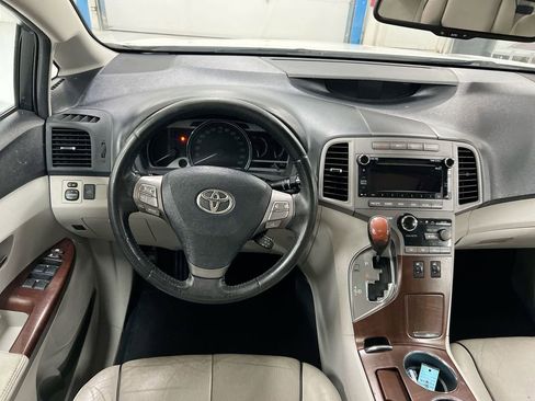 Used 2010 Toyota Venza FWD image 11