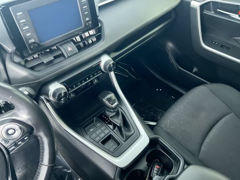 Used 2019 Toyota RAV4 XLE w/ Convenience Package AWD/4WD image 23