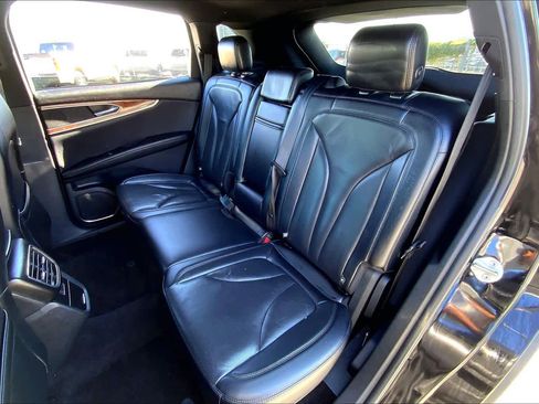 Used 2018 Lincoln MKX Reserve w/ Lincoln MKX Climate Package image 20