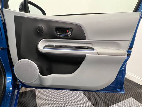 Used 2013 Toyota Prius C Three image 11