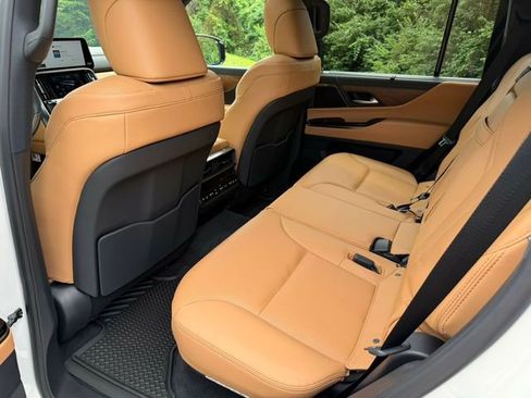Used 2026 Lexus LX 600 4WD w/ Appearance Package image 21