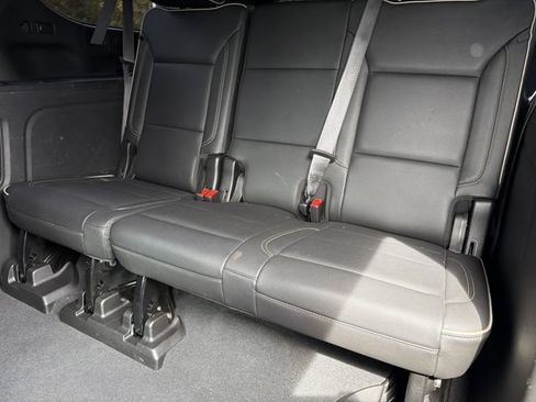 Used 2021 Chevrolet Suburban Premier RWD image 19