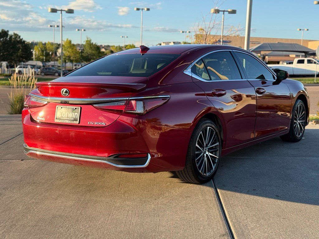 Used 2025 Lexus ES 300h w/ Premium Package FWD image 9