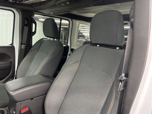 Used 2024 Jeep Wrangler Sport S image 18