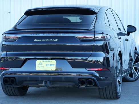 Used 2021 Porsche Cayenne Turbo S image 5
