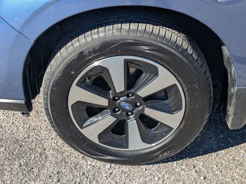 Used 2017 Subaru Forester 2.5i Limited w/ Popular Package #2 image 11