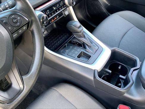 Used 2025 Toyota RAV4 XLE AWD/4WD image 16