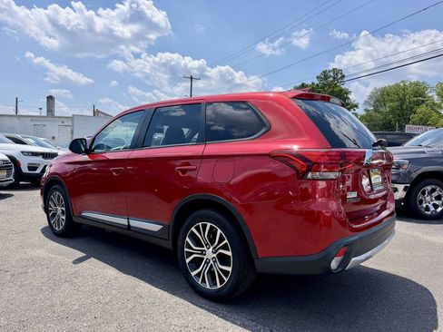 Used 2017 Mitsubishi Outlander ES AWD/4WD image 5