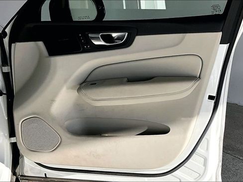 Used 2024 Volvo XC60 B5 Ultimate image 26