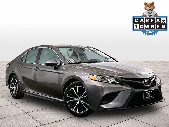Used 2019 Toyota Camry SE FWD image 2