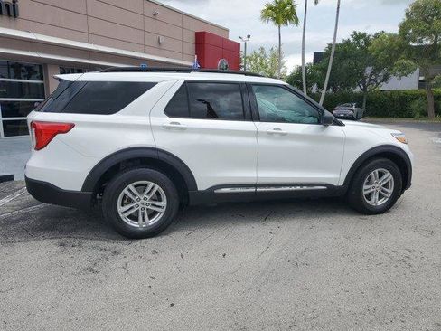 Used 2024 Ford Explorer XLT w/ Equipment Group 202A AWD/4WD image 8