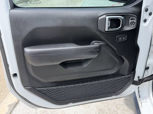 Used 2019 Jeep Wrangler Unlimited Sport AWD/4WD image 10