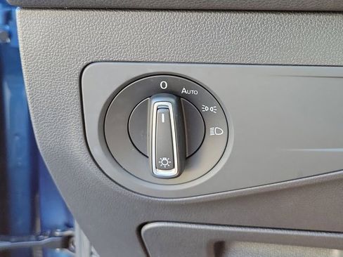 Certified 2020 Volkswagen Tiguan SE image 23