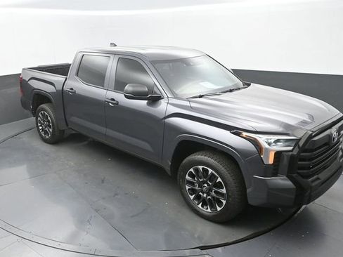 Used 2025 Toyota Tundra SR w/ SR Tow Package AWD/4WD image 28