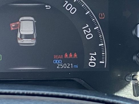 Certified 2025 Toyota RAV4 LE image 33