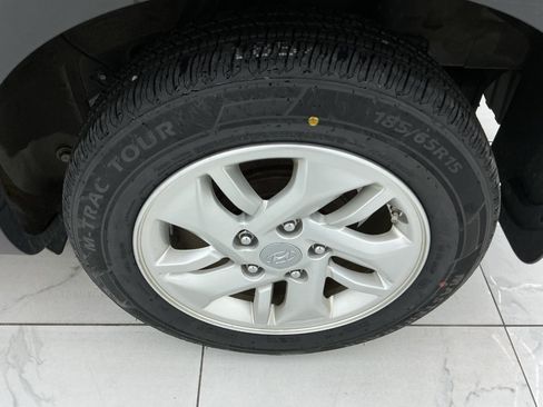 Used 2021 Hyundai Venue SE FWD image 43