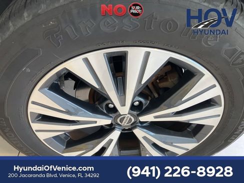 Used 2021 Nissan Rogue SV w/ Premium Package AWD/4WD image 12