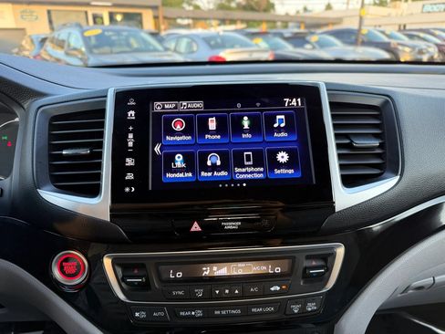 Used 2017 Honda Pilot Elite image 37