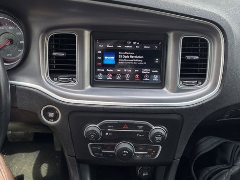 Used 2022 Dodge Charger SXT image 9