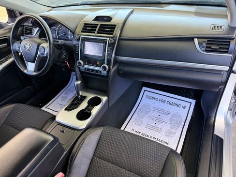 Used 2014 Toyota Camry SE FWD image 14