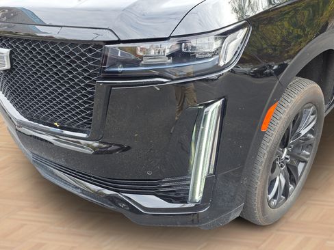 Used 2023 Cadillac Escalade ESV Sport Platinum w/ LPO, ONYX Package AWD/4WD image 9