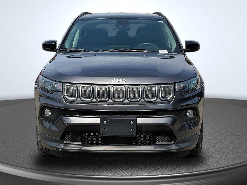 Used 2022 Jeep Compass Latitude w/ Convenience Group AWD/4WD image 2