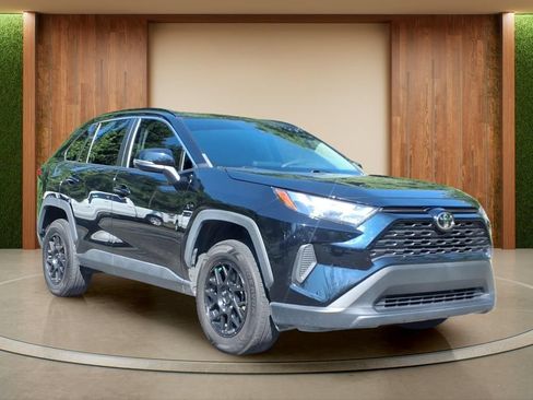 Used 2023 Toyota RAV4 XLE w/ Convenience Package FWD image 1
