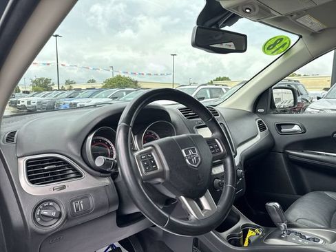 Used 2018 Dodge Journey Crossroad w/ Driver Convenience Group FWD image 9
