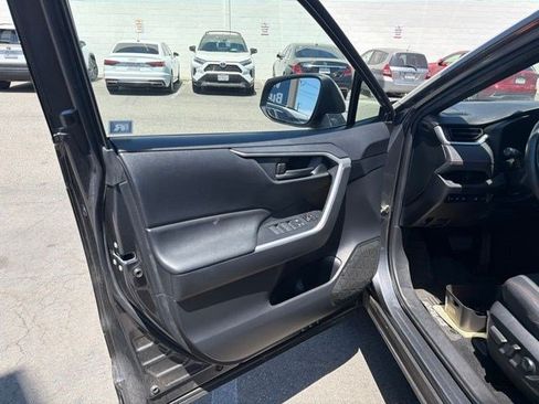 Used 2021 Toyota RAV4 SE w/ Weather & Moonroof Package AWD/4WD image 15