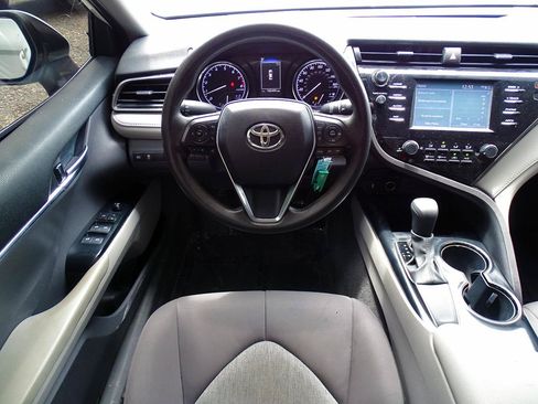 Used 2019 Toyota Camry LE FWD image 22