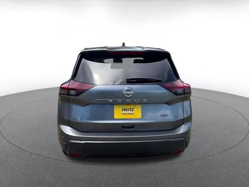 Used 2025 Nissan Rogue SV AWD/4WD image 12