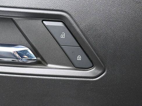 Used 2023 GMC Canyon Elevation image 13