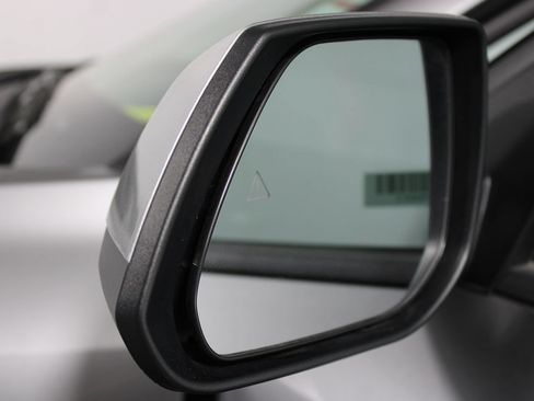 Used 2025 Kia Niro LX FWD image 28