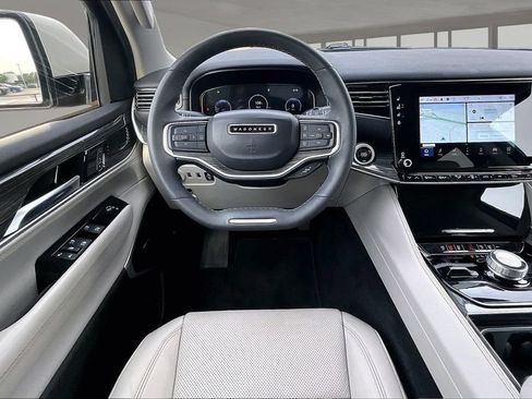Used 2022 Jeep Wagoneer Series II AWD/4WD image 5