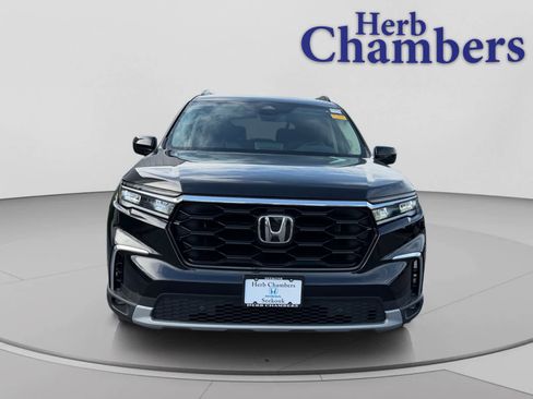 Used 2023 Honda Pilot Touring image 2