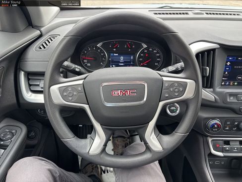 Used 2024 GMC Terrain SLE w/ Driver Convenience Package FWD image 22
